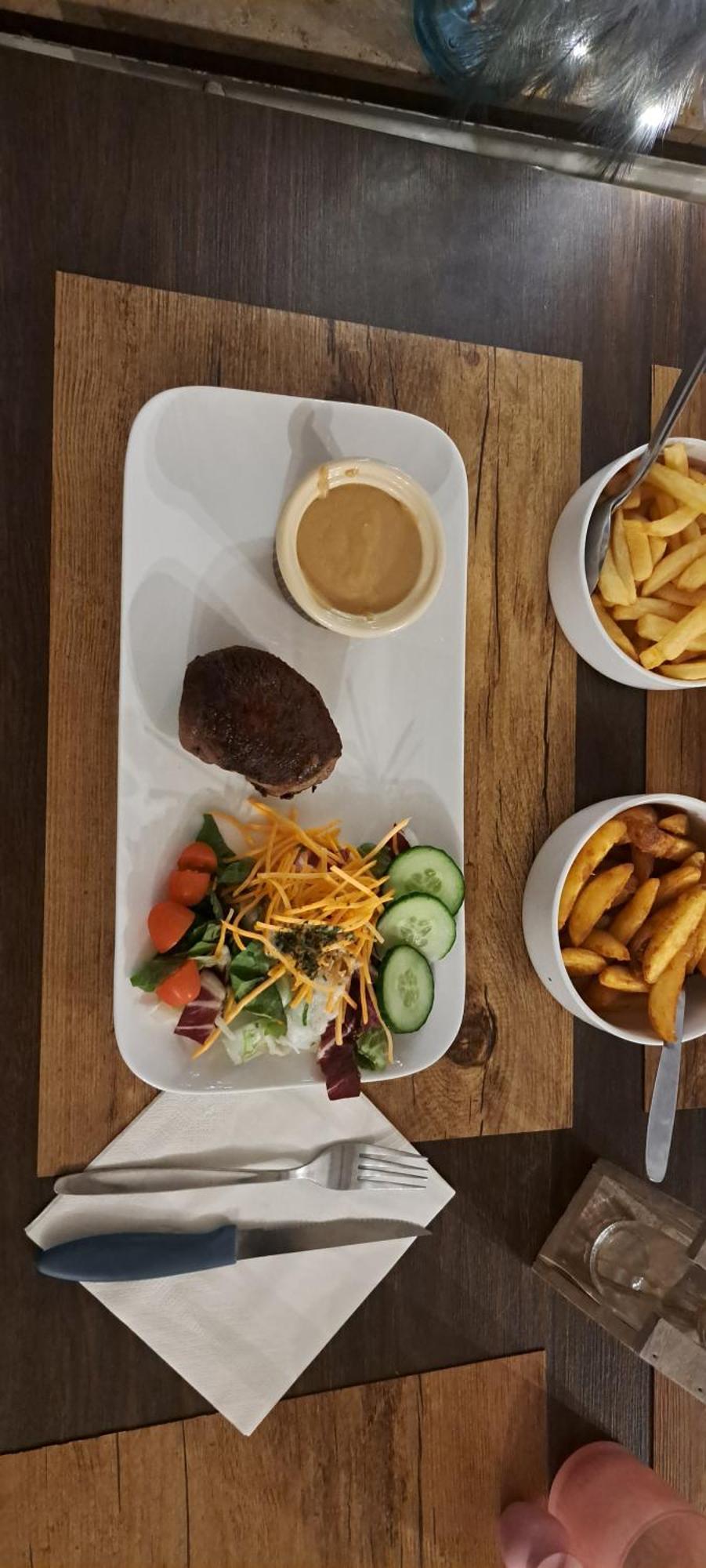Dikke Vriend , Herberg & Taverne Chiny Exteriér fotografie