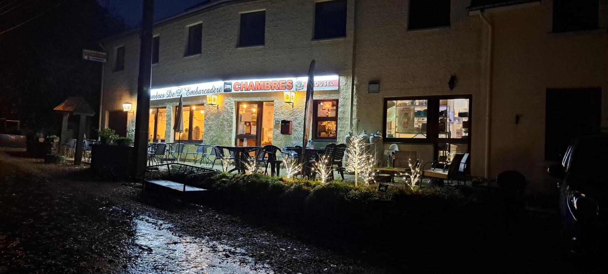 Dikke Vriend , Herberg & Taverne Chiny Exteriér fotografie